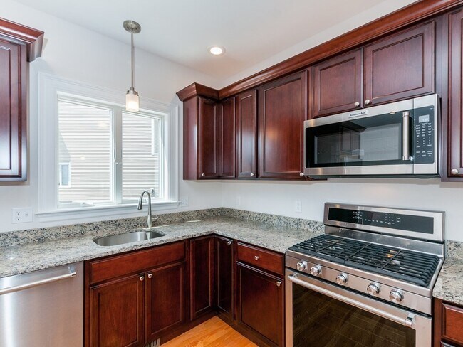 Photo - 182 Cushing St