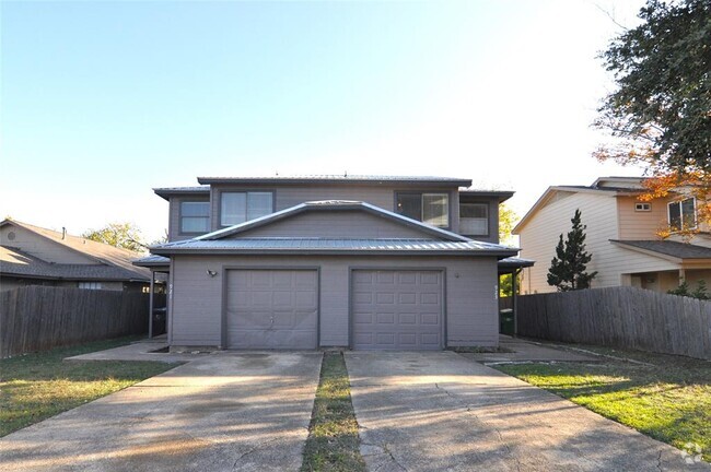 Building Photo - 921 Chisholm Cove Rental