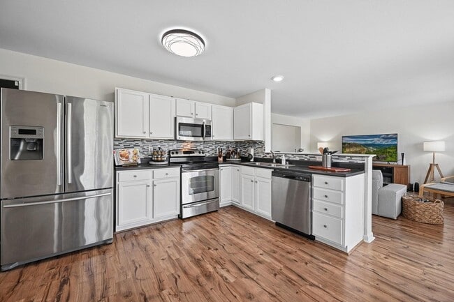 Photo - 10133 Meadow Glen Dr