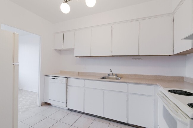 Photo - 900 Av. Rockland Unit 402