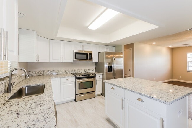 Photo - 506 Mahogany Dr