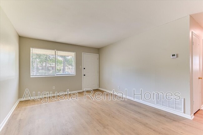 Photo - 329 E View Dr