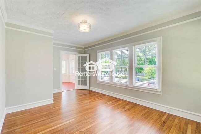 Photo - 875 White St SW