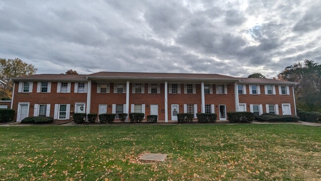 Building Photo - 1307 W Meadowview Rd Unit F