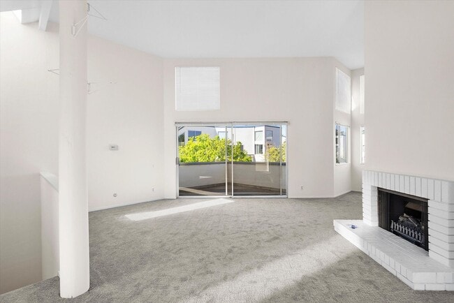 Photo - 470 Cola Ballena Unit G