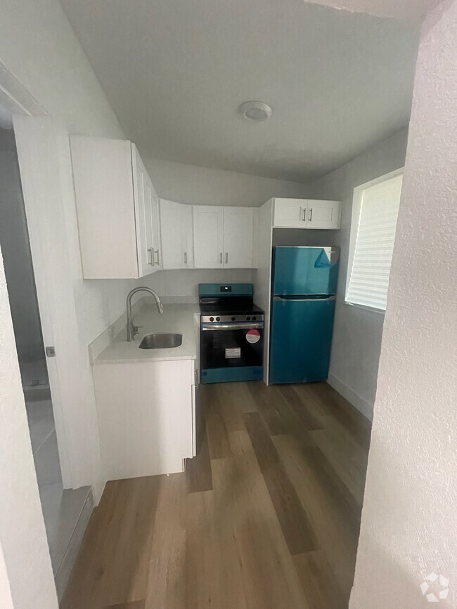 Building Photo - Prop2515 Rental