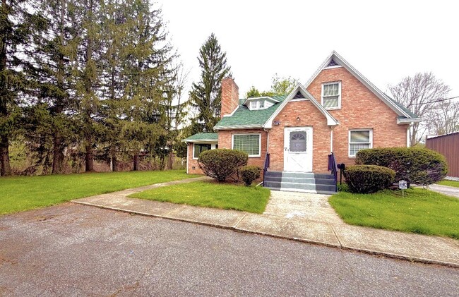 Building Photo - 99 Castle Creek Rd Unit 1
