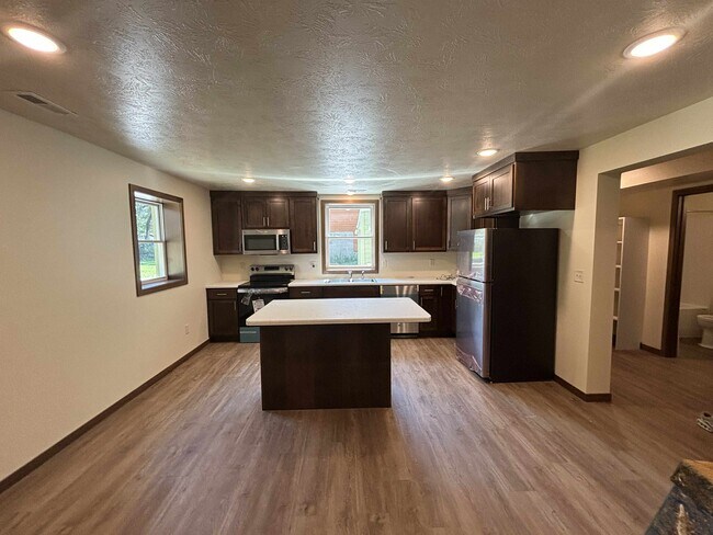 Photo - 1823 E 34th St N