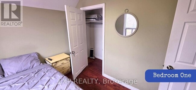 Photo - 1562 Jane St