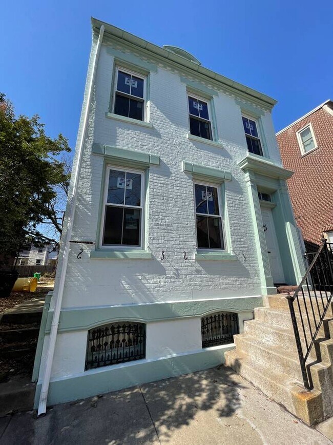 Photo - 210 N 8th St