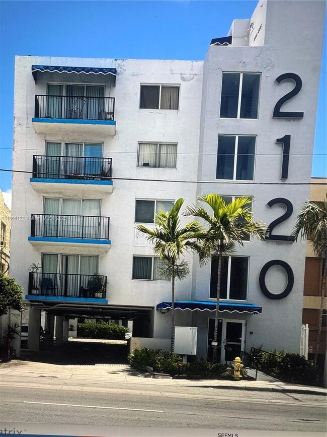 Building Photo - 2120 W Flagler St Unit 303 Rental