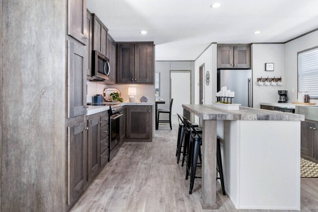 Photo - 719 Armadillo St