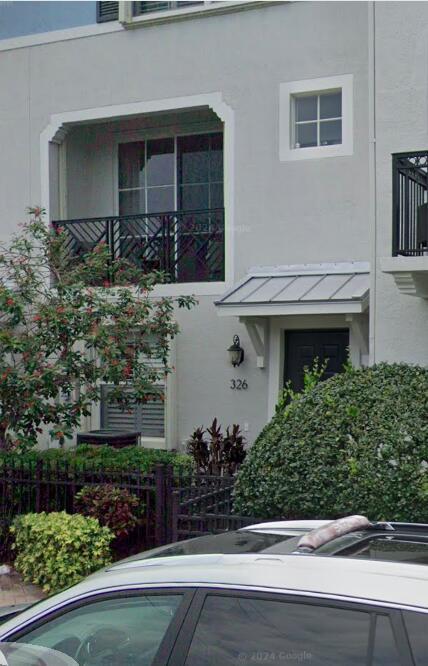 Photo - 326 NW 1st St