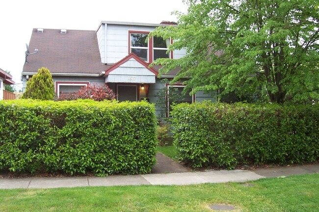 Building Photo - 1671mi Unit Upper Rental