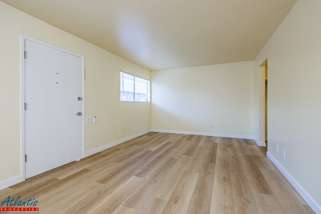 Photo - 555 S 10th St Unidad 21