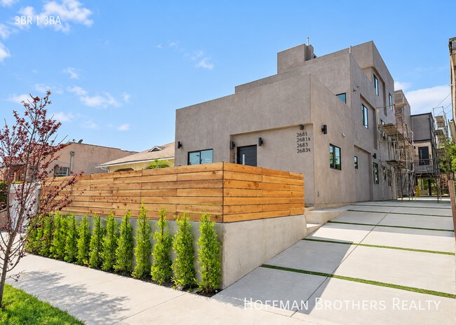 2681 1/2 Roseview Ave-