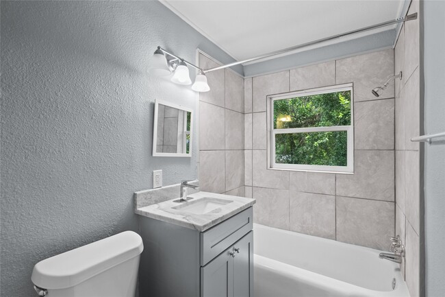 Photo - 2324 Cedar Dr Unit 2