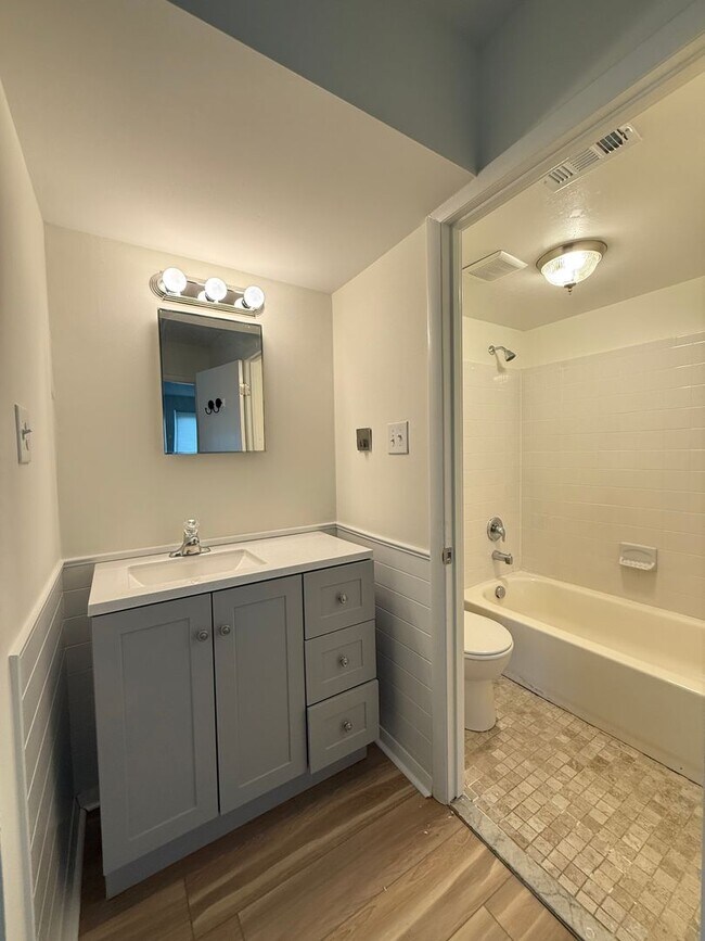 Renovated 2 Bedroom With Views Condo Condo for Rent in Leesburg, VA