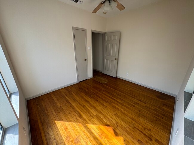 Photo - 709 E Elmira St