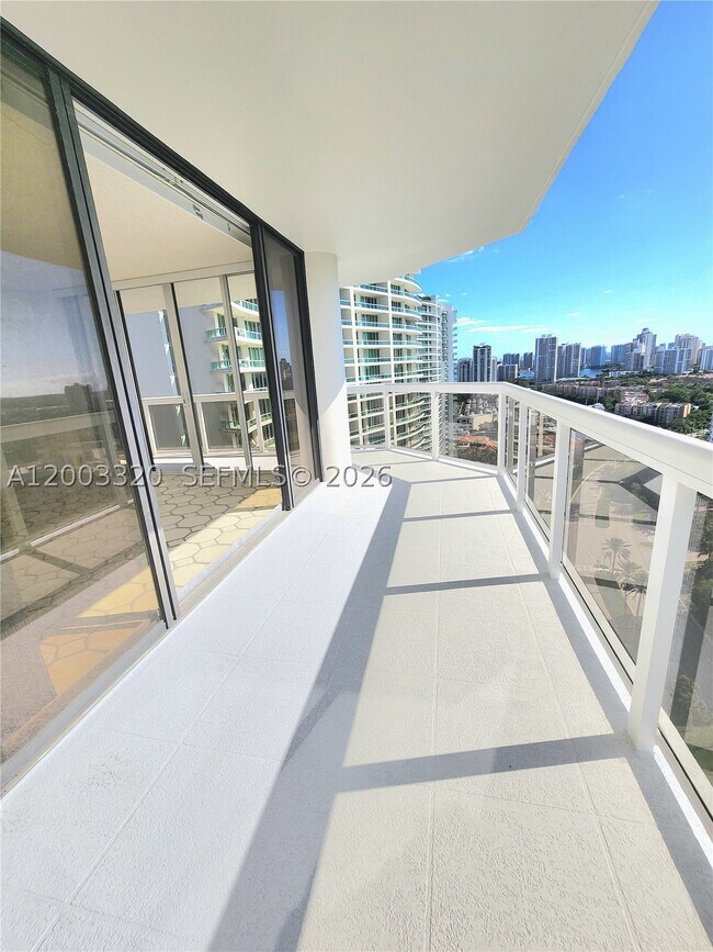 Photo - 20185 E Country Club Dr Unit 2505