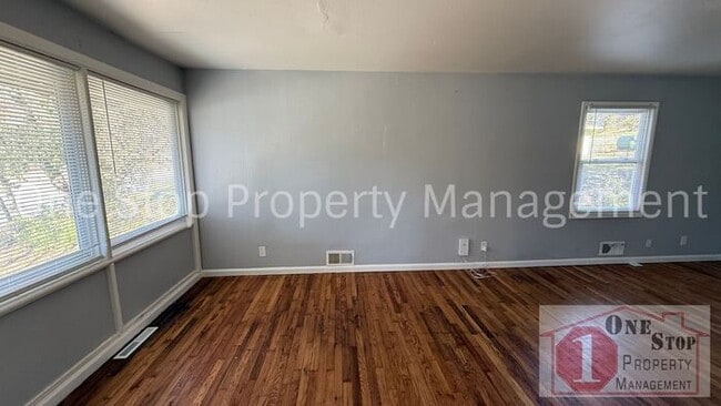 Photo - 4 Bedroom, 2 Bathroom home in Kansas City