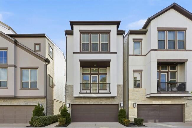 Photo - 819 Algona Ave