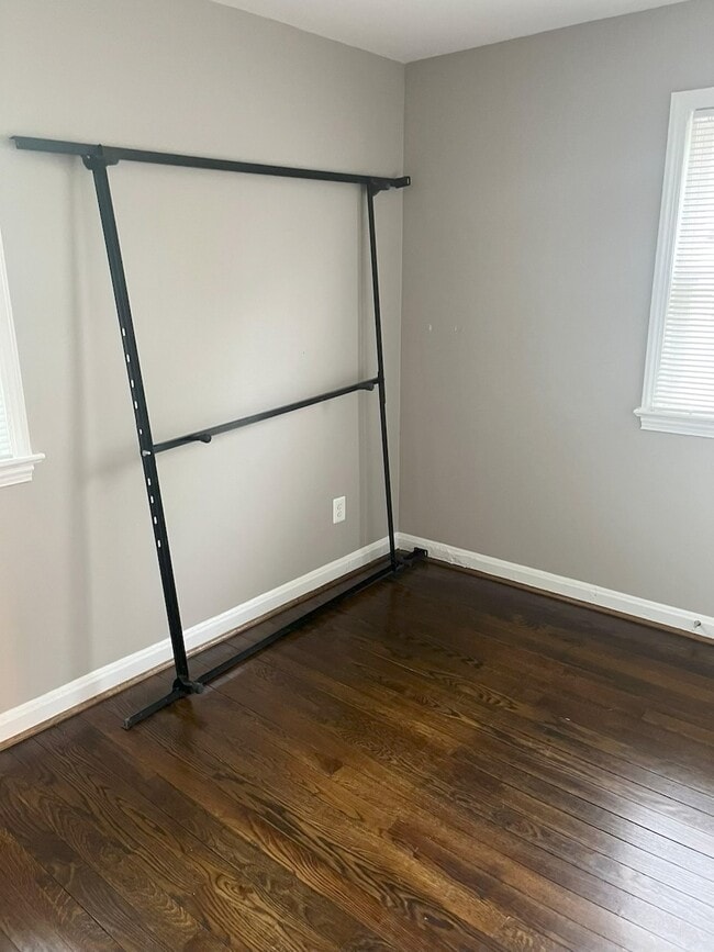 Photo - 2430 Iverson St