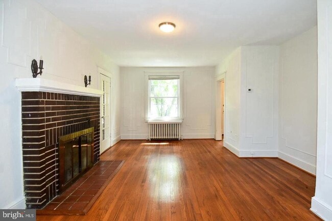 Photo - 633 24th St S
