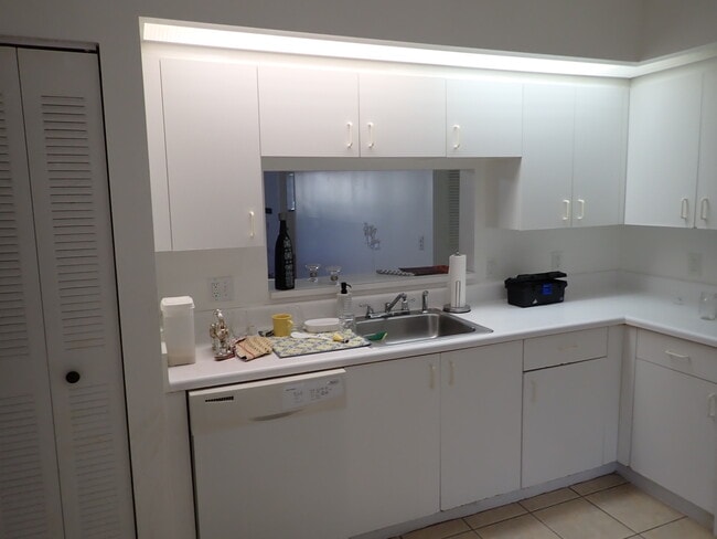 GREAT KITCHEN - 1601 SW 128th Ter Unit 107