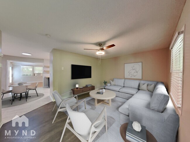 Photo - 121 Nicklaus Dr