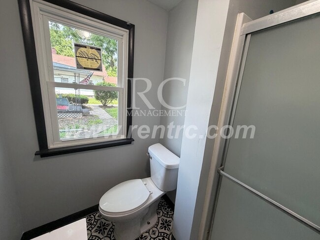 Photo - 1212 Robinson-