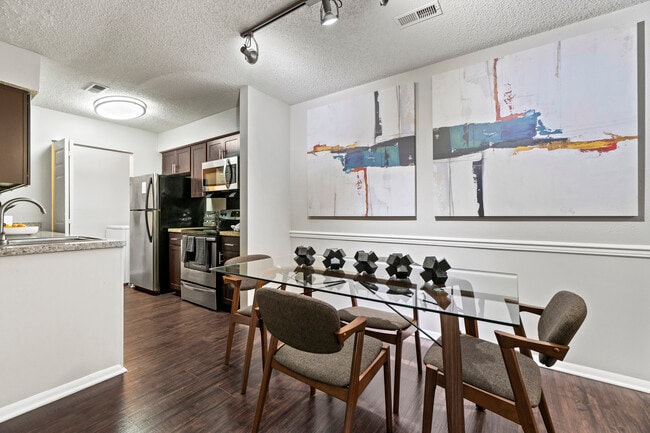 Dining area - Wellesley Terrace At Short Pump