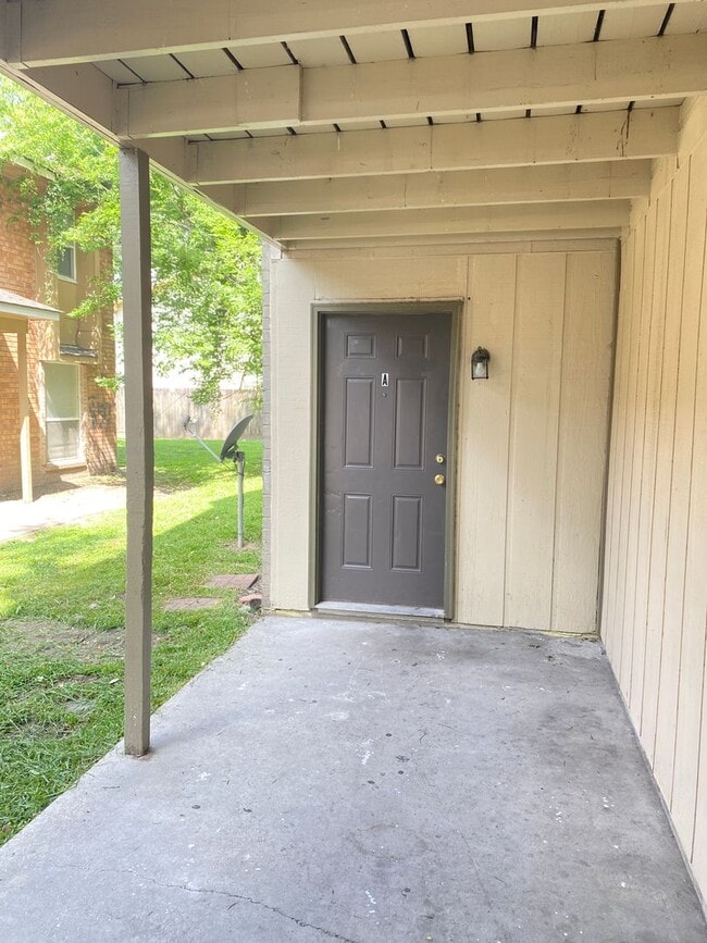 Building Photo - 1346 Jade Ave Unit 1346-A