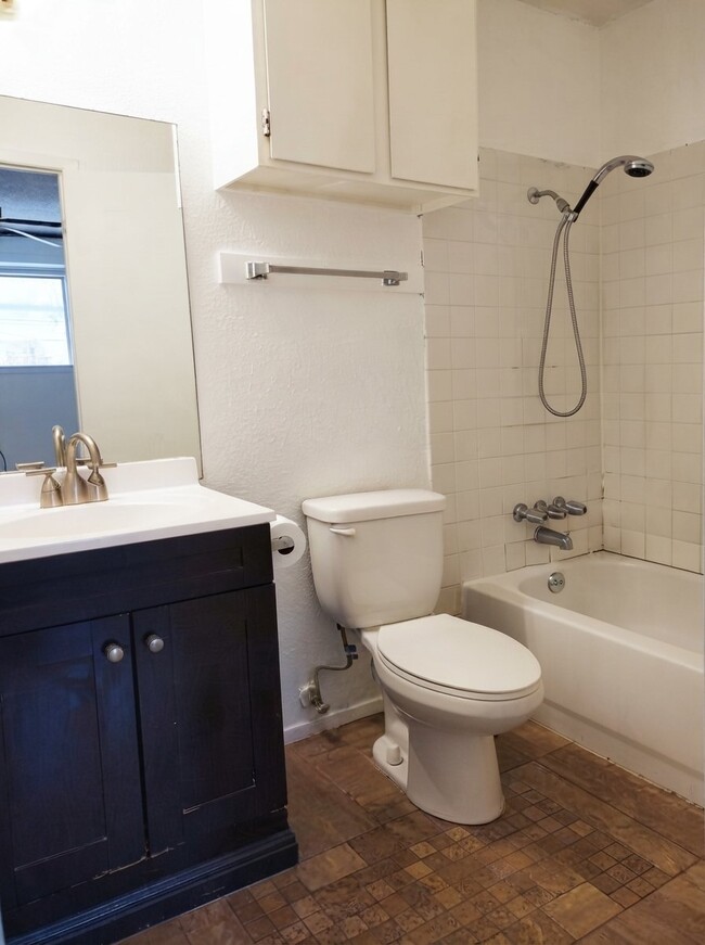 1001 Bird Creek Dr Unit B