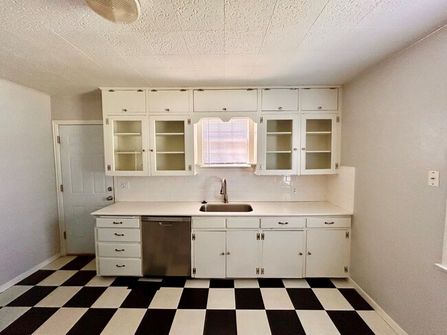 Photo - 2441 NW 32nd St