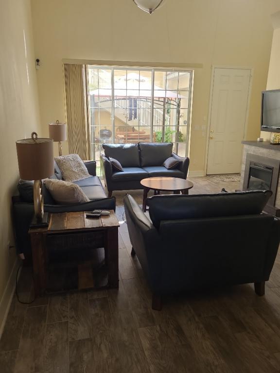 Photo - 539 Hedgewood Dr