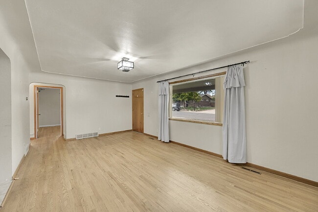 Photo - $3,195.00 - 3 Bedrooms, 2 Bathrooms Single...