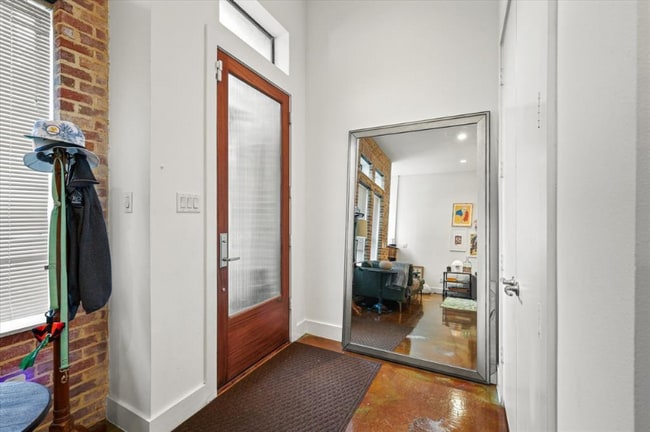 Photo - 3707 Commerce St