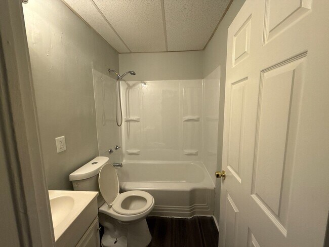 Photo - 1628 Plum St Unit Apt B