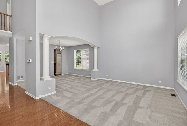 Photo - 607 Mansfield Way