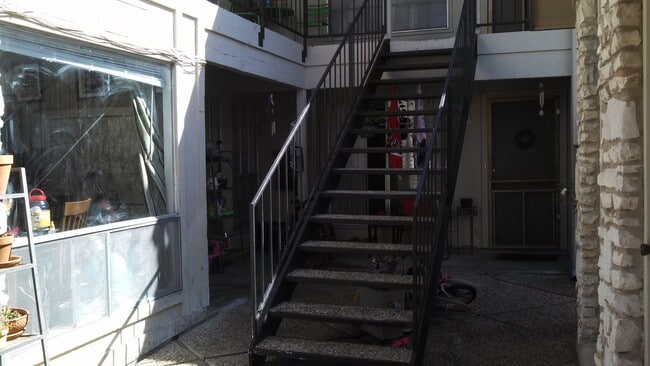 Photo - Cool 4-Plex walking distance to Zilker Park and Barton Springs