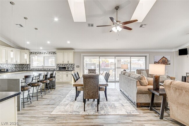 Photo - 5353 Dorrell Ln