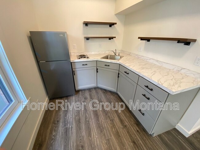 Photo - 508 S 3rd St W