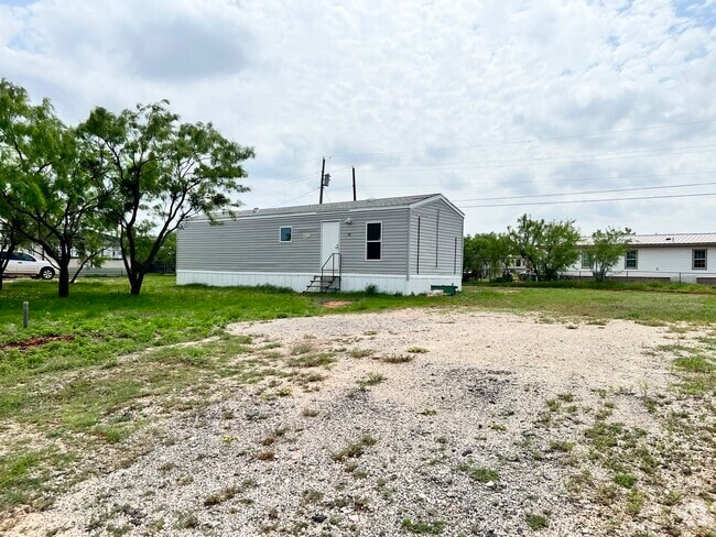 Building Photo - 117 Seminole St Rental
