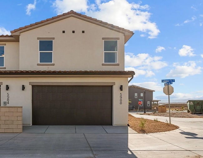 Photo - Stunning 3 Bedroom, 2.5 Bathroom in Beautiful Desert Color Community