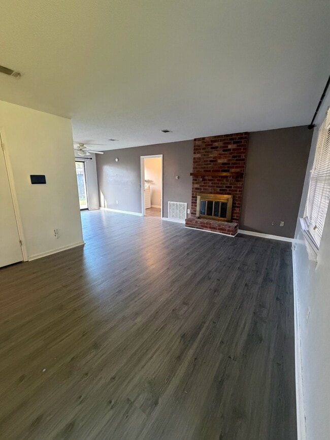 Photo - 231 Honey Ln Cir