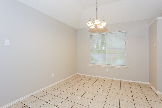 Photo - 317 Glen Meadow Dr