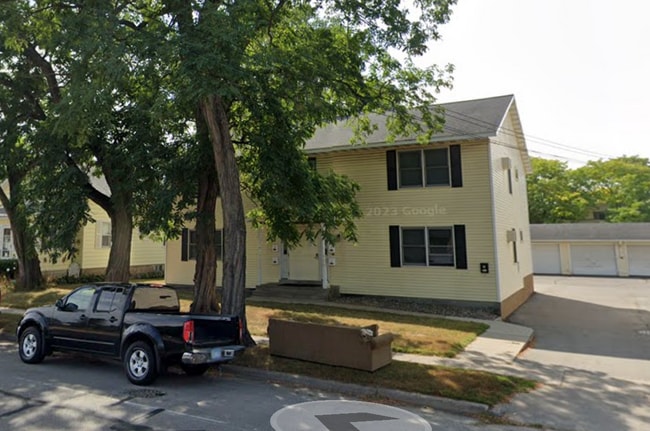 Building Photo - 1737 W 5th St Unit #1