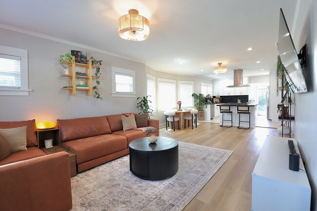 1109 Bennett Ave