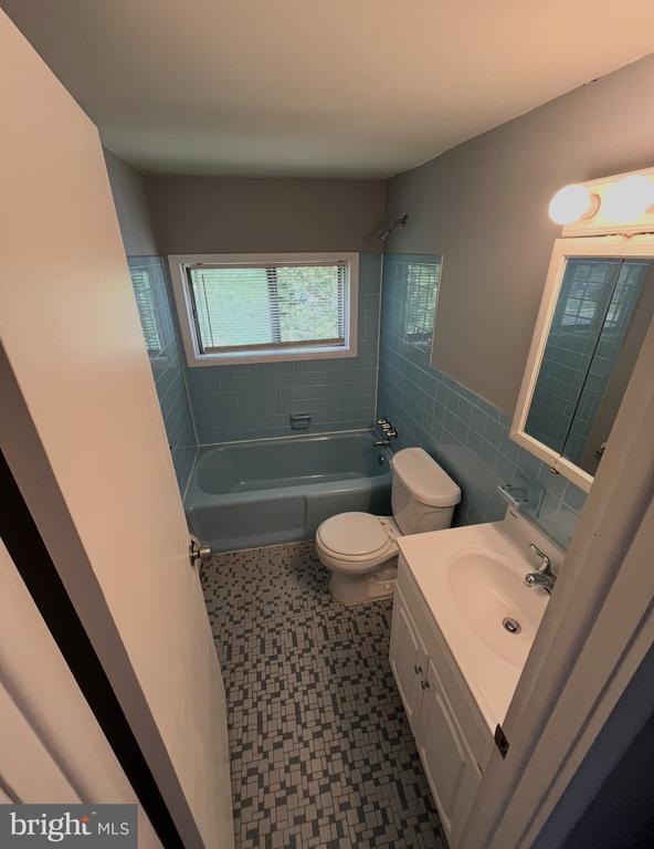 Photo - 15 Catalpa Ln